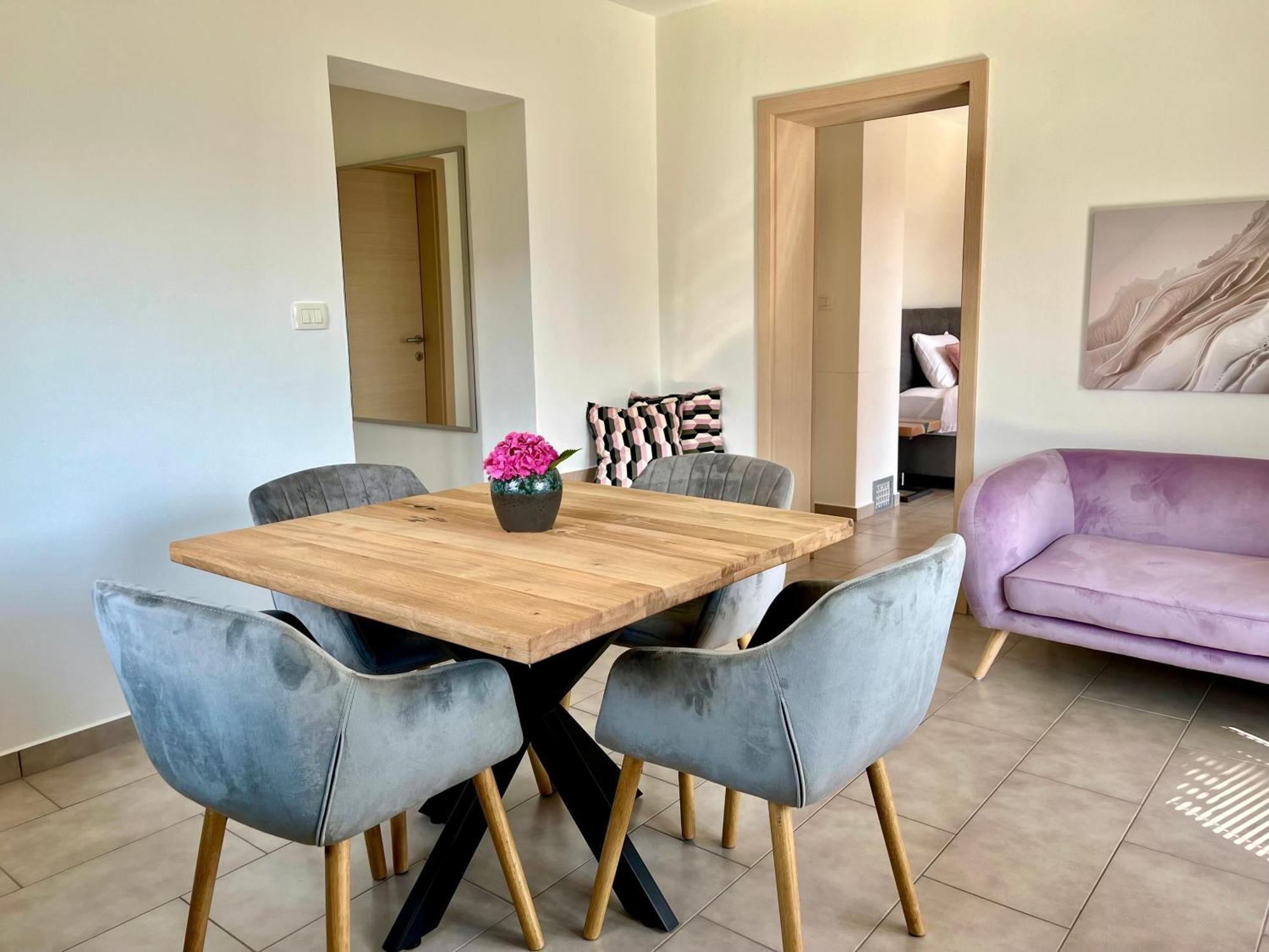 Cozy & Chic - Apartment With A Private Patio Kobarid Dış mekan fotoğraf